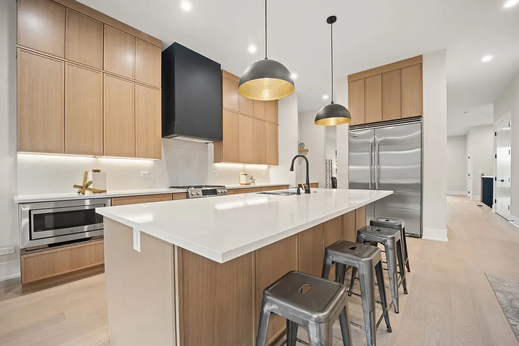 Picture of 4337–4357 N Richmond