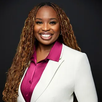 Portrait photograph of Baird & Warner Agent, Dasjha Eguasa