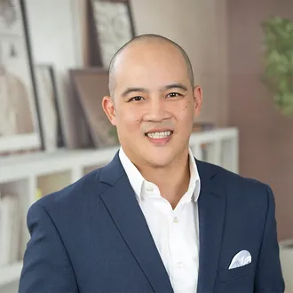 Portrait photograph of Baird & Warner Agent, Davy Hwang