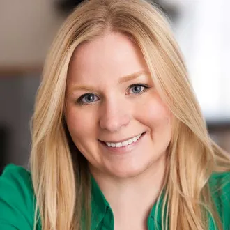 Portrait photograph of Baird & Warner Agent, Natalie Madurzak