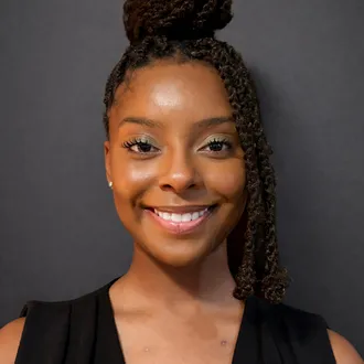 Portrait photograph of Baird & Warner Agent, Stanisha Hughes